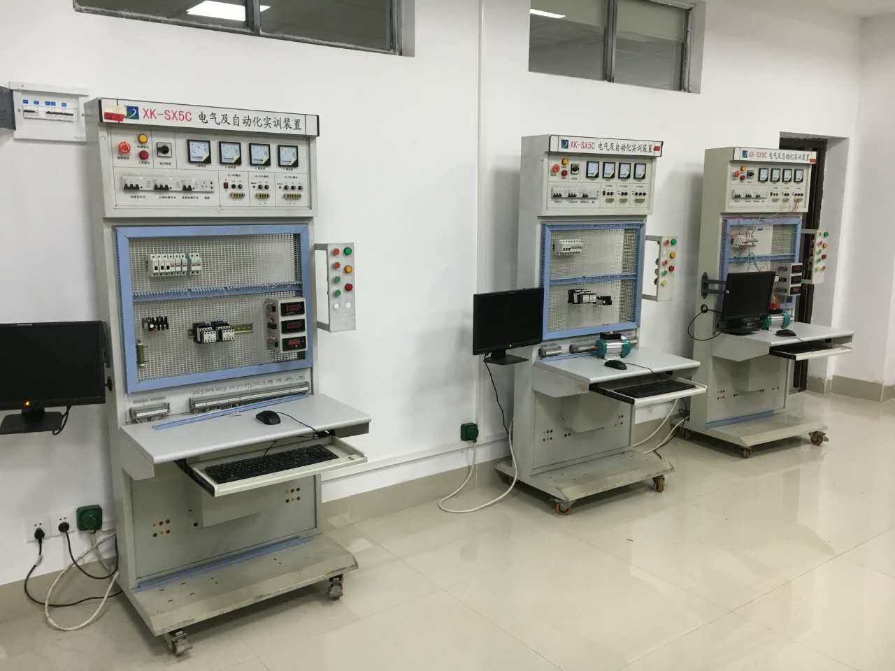 学科专业--实验中心 PLC实验室.jpg