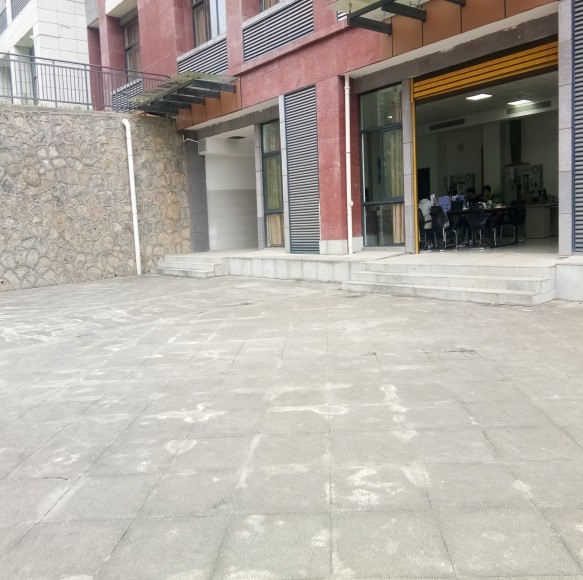 图4 实验室活动场地-1.jpg